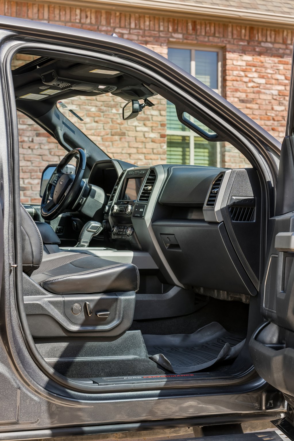 Used 2019 Ford F150 Raptor w/ Equipment Group 802A Luxury AWD/4WD image 14
