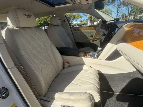 Used 2014 Bentley Flying Spur W12 image 4
