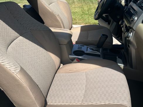 Used 2010 Toyota 4Runner SR5 RWD image 10