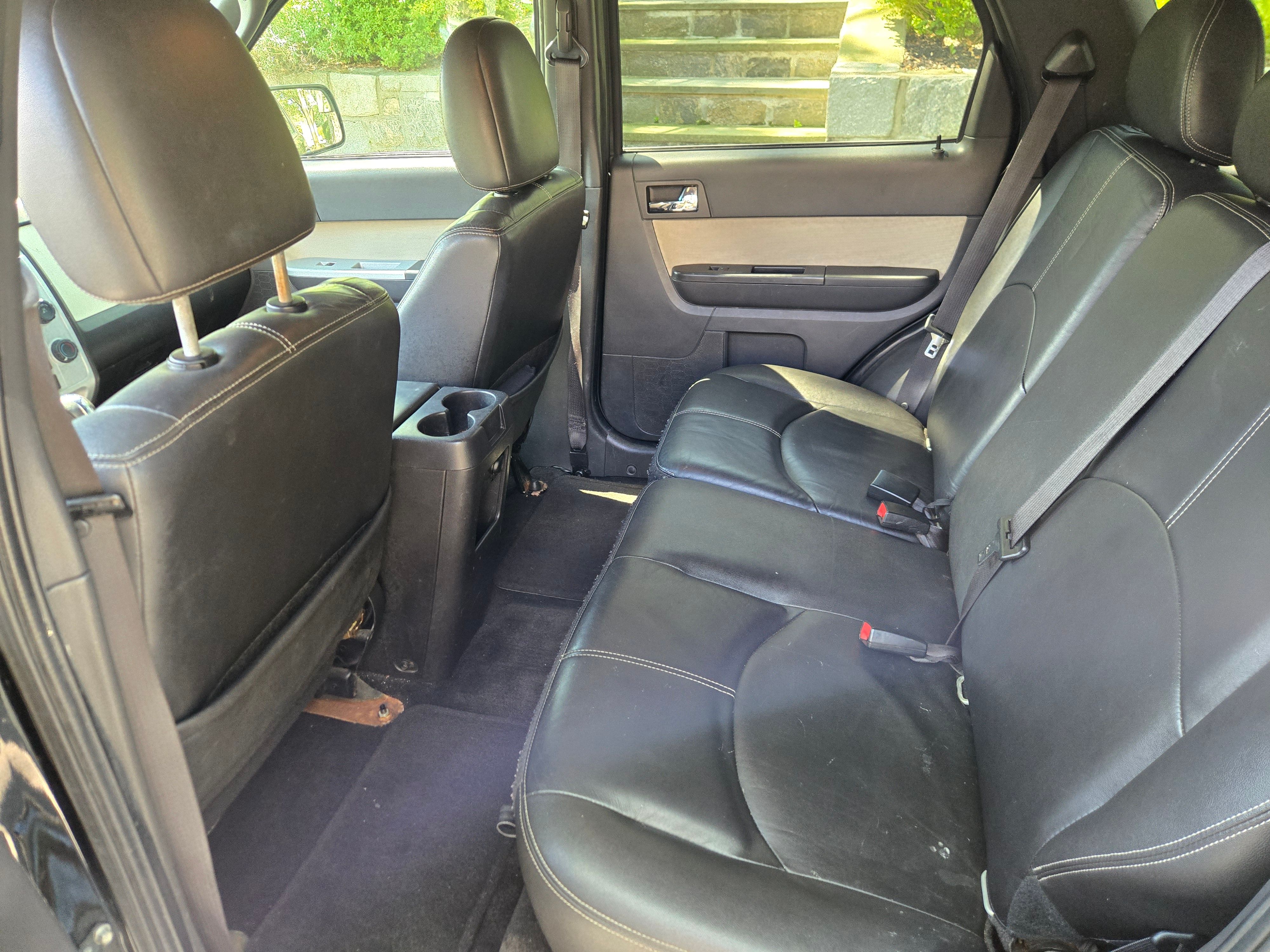 Used 2010 Mercury Mariner Premier FWD image 6