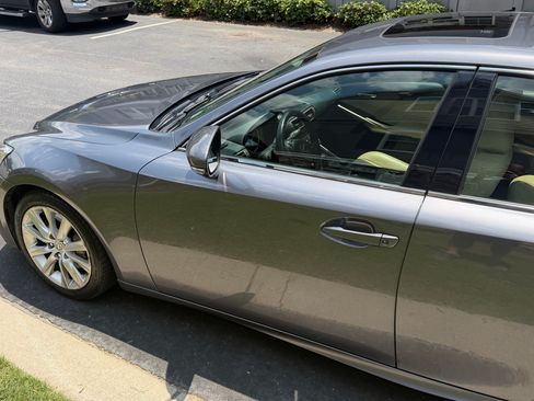 Used 2016 Lexus IS 200t RWD image 9
