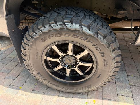 Used 2015 Ford F350 Lariat w/ Lariat Interior Package image 9