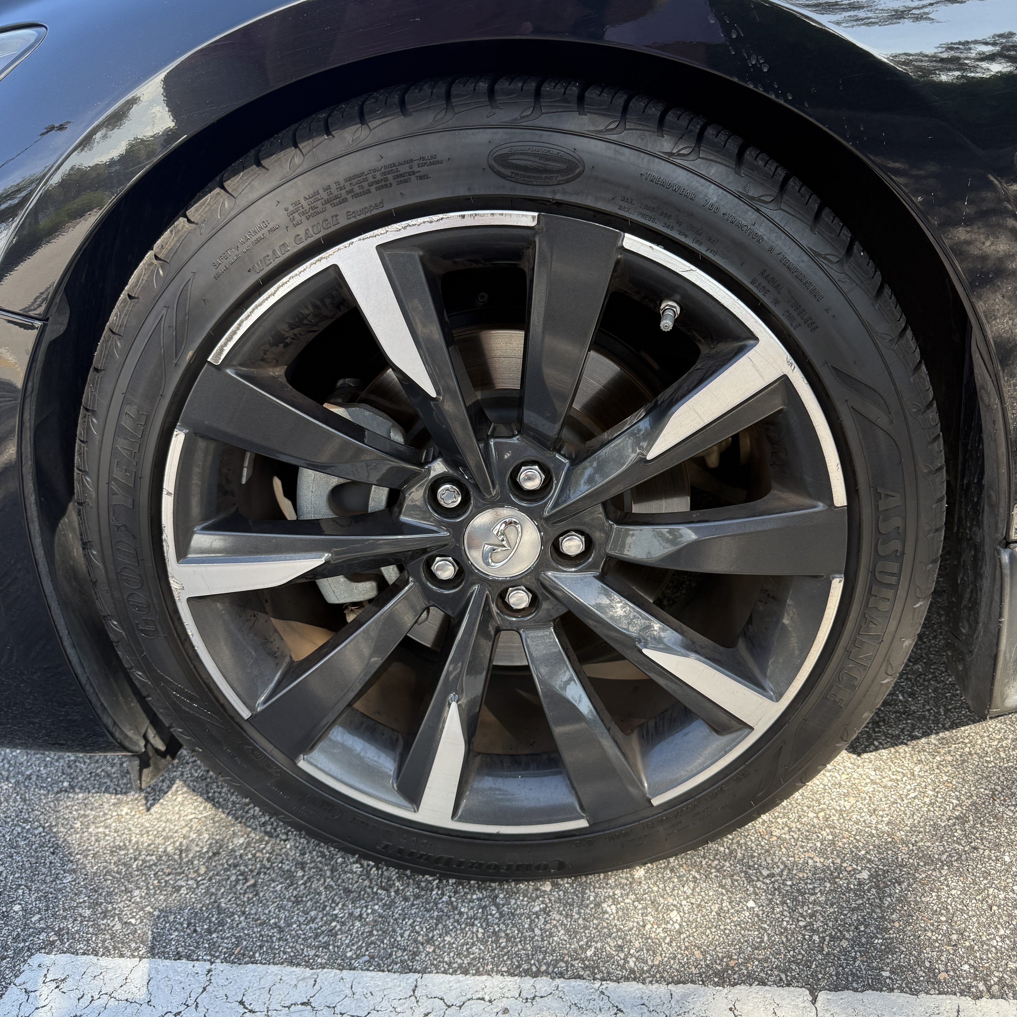 Used 2017 INFINITI Q60 3.0t w/ Premium Plus Package 3.0T RWD image 9
