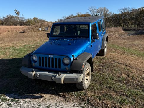 Used 2015 Jeep Wrangler Unlimited Sport image 14