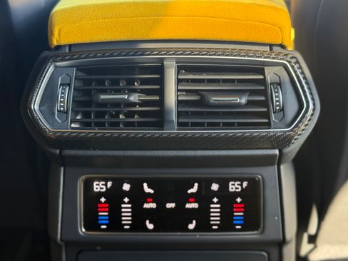 Used 2019 Lamborghini Urus image 28