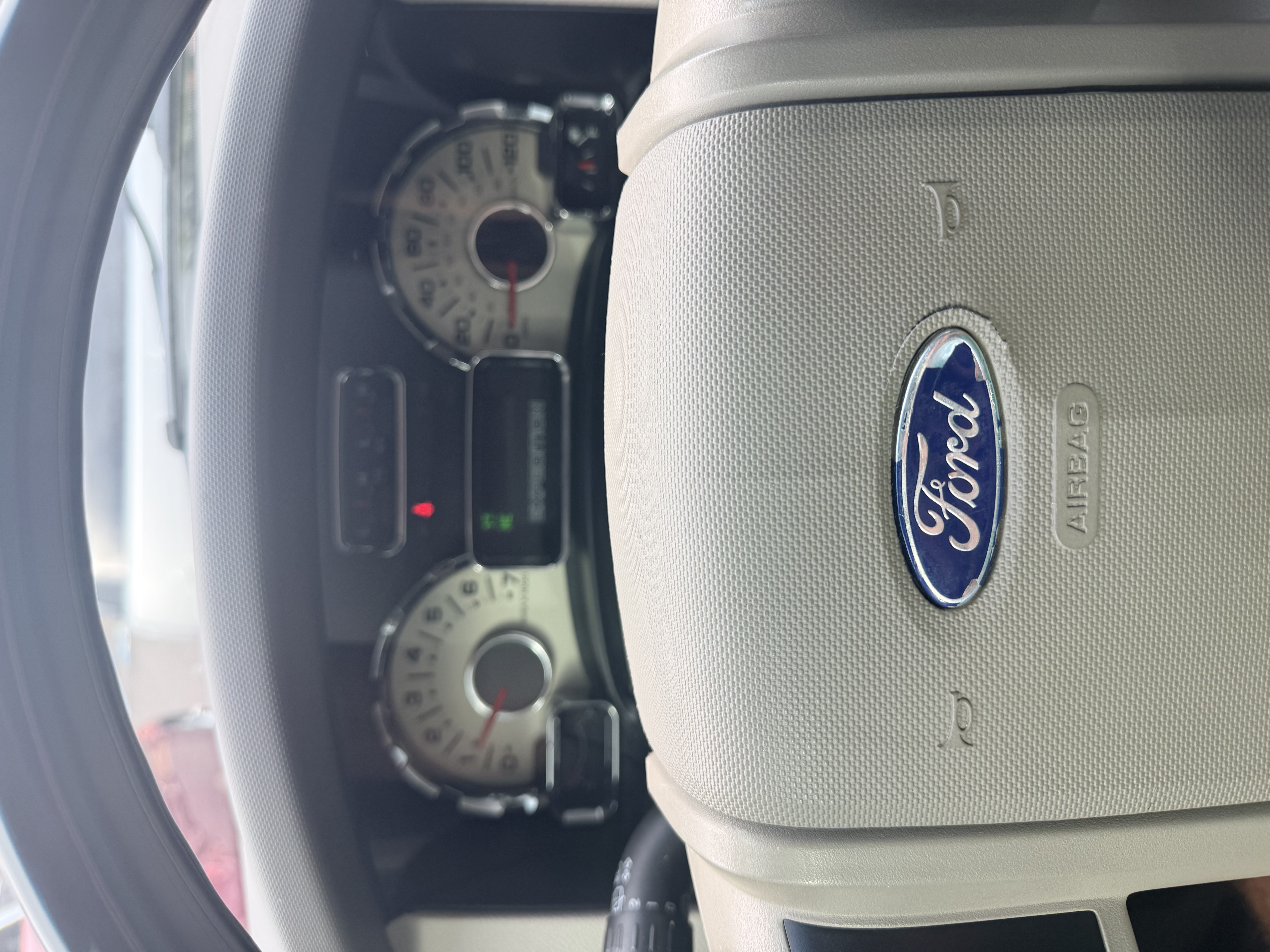 Used 2013 Ford Expedition Limited RWD image 10