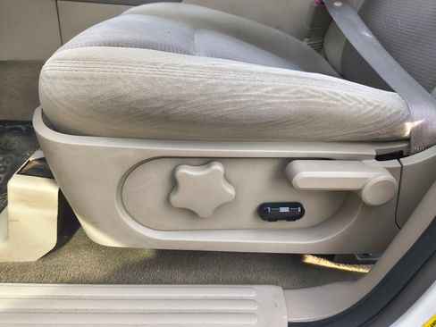 Used 2007 Ford Explorer XLT image 21