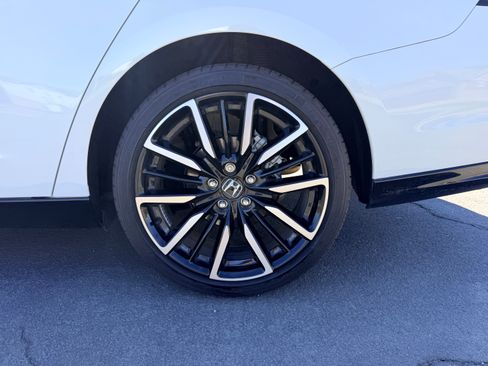 Used 2025 Honda Accord Touring image 12