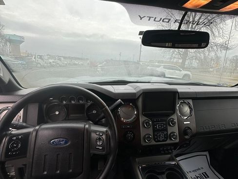 Used 2013 Ford F250 Lariat w/ Chrome Pkg image 8