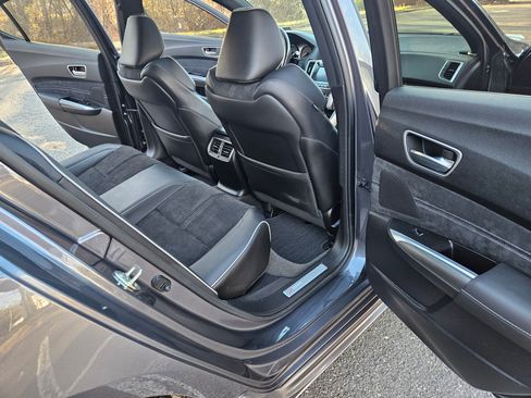 Used 2018 Acura TLX V6 w/ Technology & A-SPEC Pkg image 12