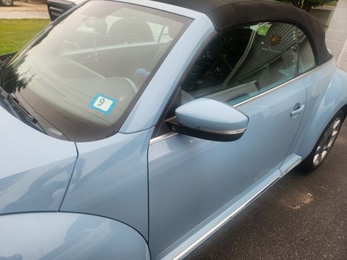Used 2013 Volkswagen Beetle 2.5 FWD image 23