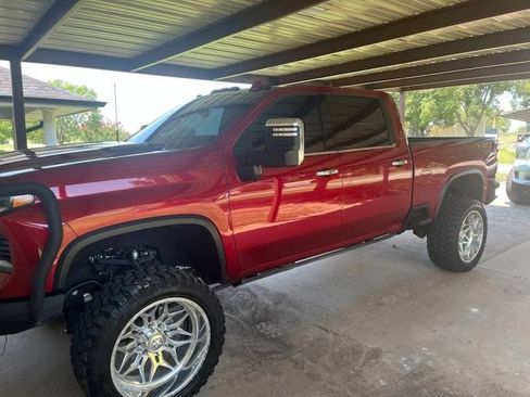 Used 2024 Chevrolet Silverado 2500 LTZ w/ LTZ Premium Package image 2