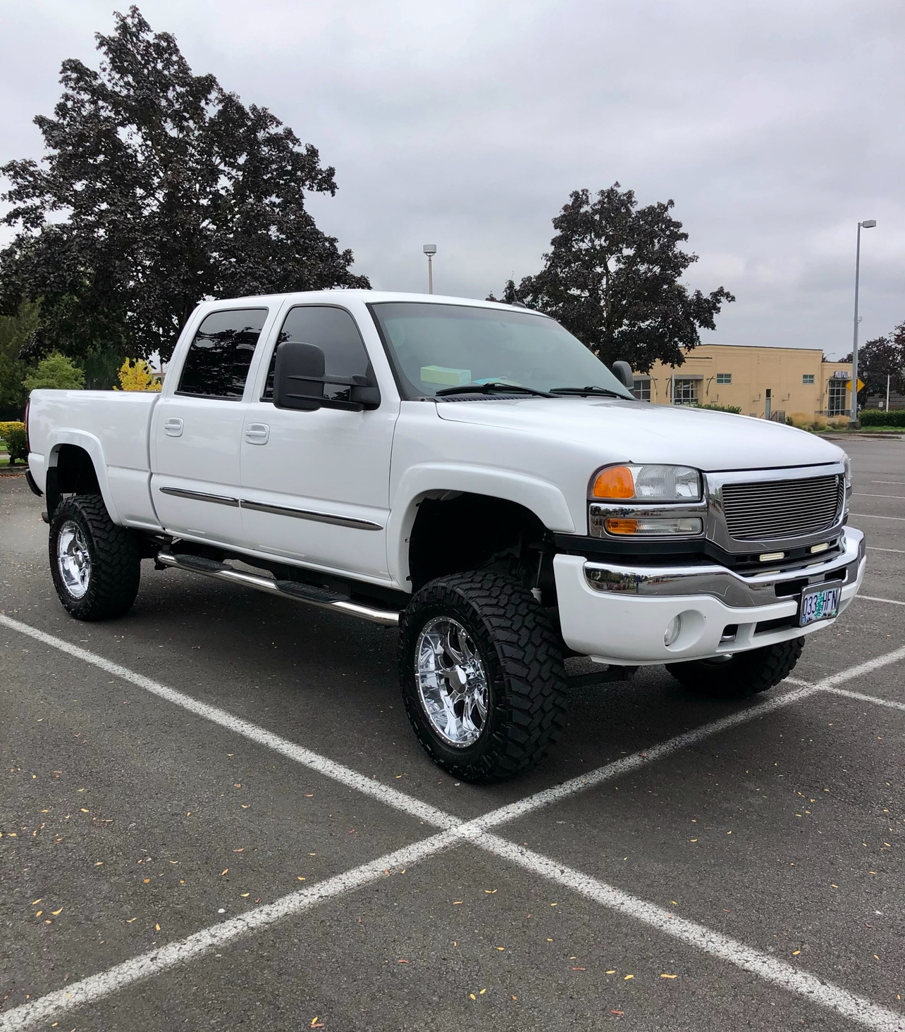 Used 2005 GMC Sierra 2500 SLT AWD/4WD image 2