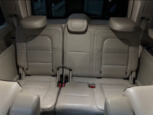 Used 2019 Lincoln Navigator Reserve image 14