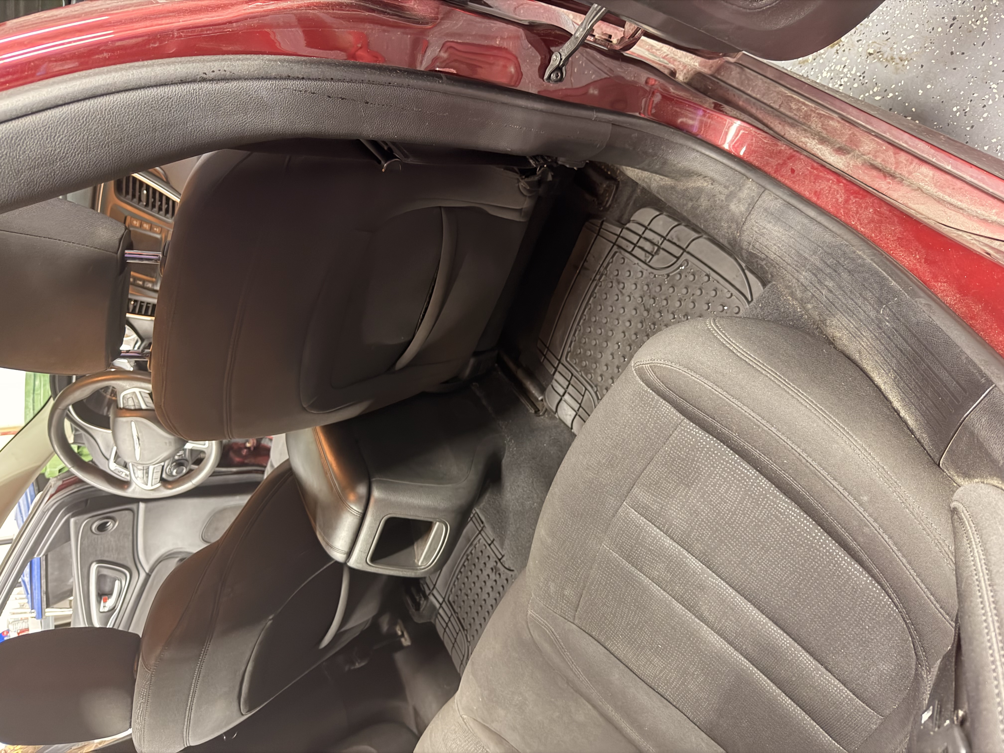 Used 2015 Chrysler 200 Limited FWD image 4
