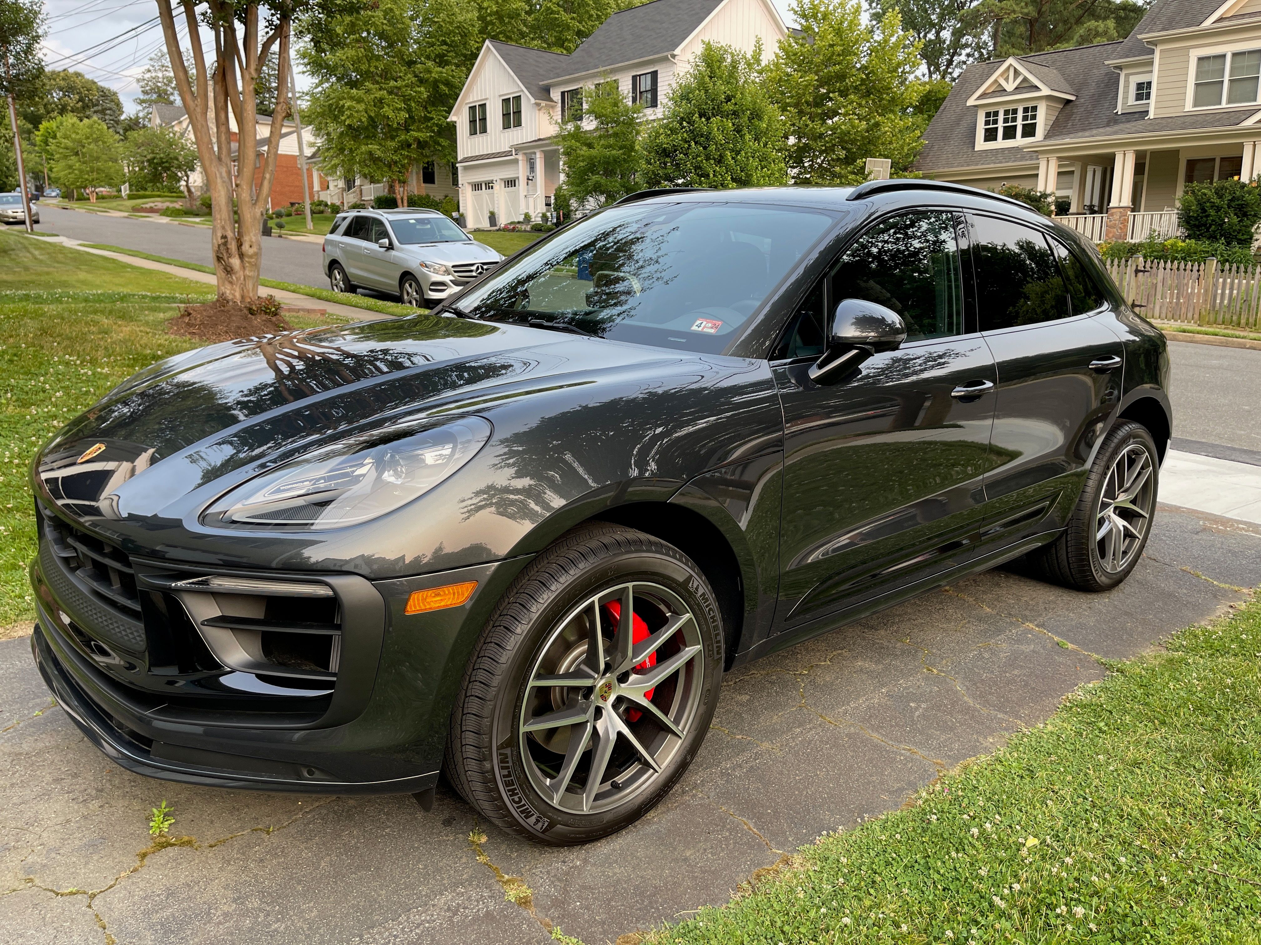 Used 2023 Porsche Macan S AWD/4WD image 2
