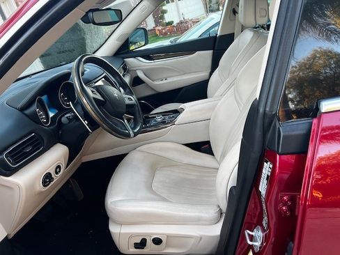 Used 2020 Maserati Levante S GranLusso image 4