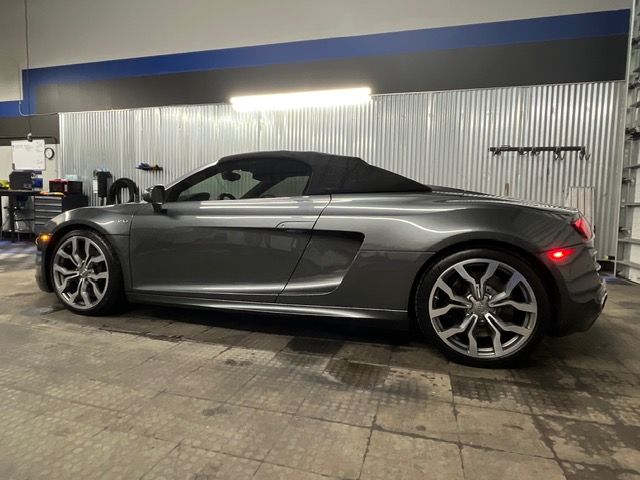 Used 2011 Audi R8 V10 AWD/4WD image 1