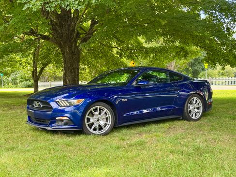Used 2015 Ford Mustang GT Premium w/ Equipment Group 401A RWD image 1