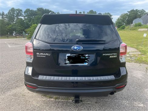 Used 2017 Subaru Forester 2.5i Limited AWD/4WD image 4
