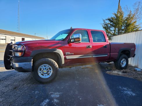 Used 2006 Chevrolet Silverado 2500 4x4 Crew Cab w/ Heavy-Duty Power Package image 8
