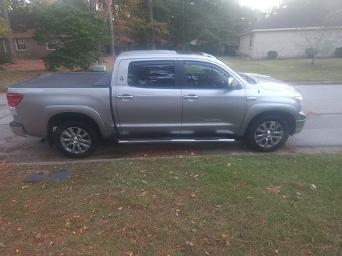 Used 2011 Toyota Tundra Limited image 2