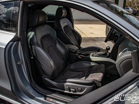 Used 2010 Audi A5 2.0T Premium image 16