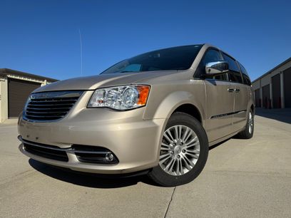 Used 2013 Chrysler Town & Country Touring-L w/ Driver Convenience Group