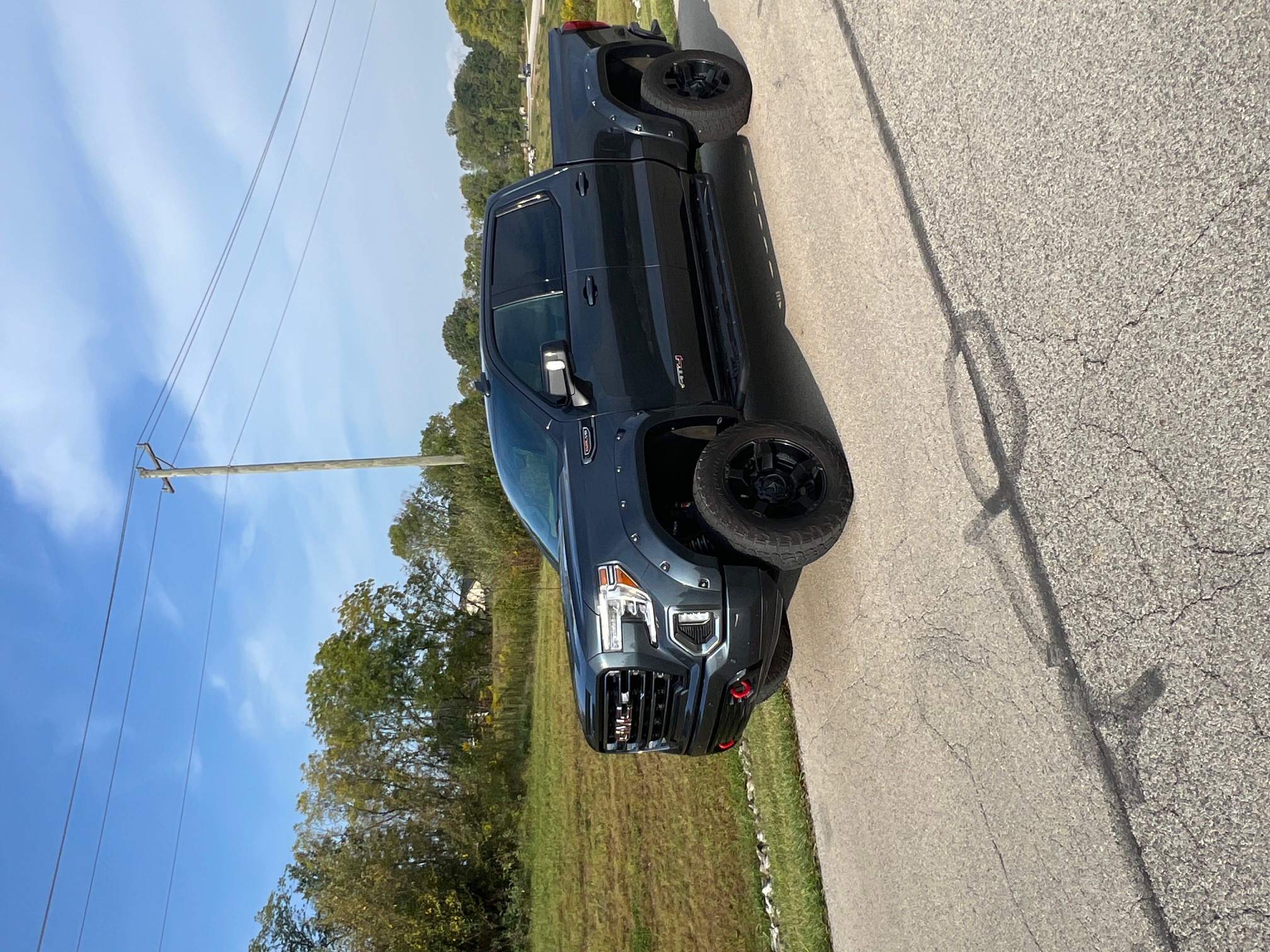 Used 2020 GMC Sierra 1500 AT4 w/ AT4 Premium Package AWD/4WD image 2