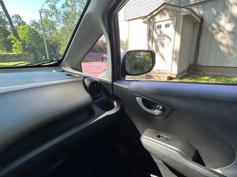 Used 2011 Honda Fit Sport image 9