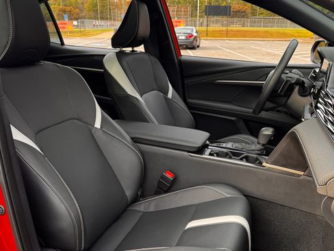 Used 2025 Toyota Camry SE w/ Convenience Package FWD image 22