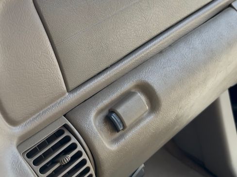 Used 1998 Chevrolet Silverado 1500 2WD Extended Cab w/ Preferred Equipment Group 3 image 18