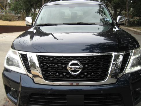 Used 2017 Nissan Armada SL w/ Moonroof Package image 5