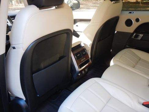 Used 2019 Land Rover Range Rover Sport HSE image 6