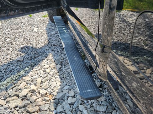 Used 2017 Ford F350 Platinum w/ FX4 4x4 Off Road Package image 10