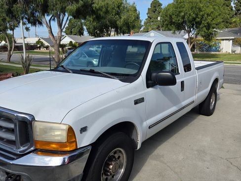 Used 2000 Ford F250 2WD SuperCab Super Duty image 2