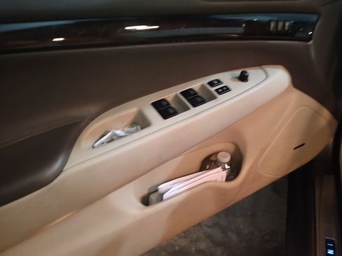 Used 2012 INFINITI G37 x Sedan w/ Premium Pkg image 4