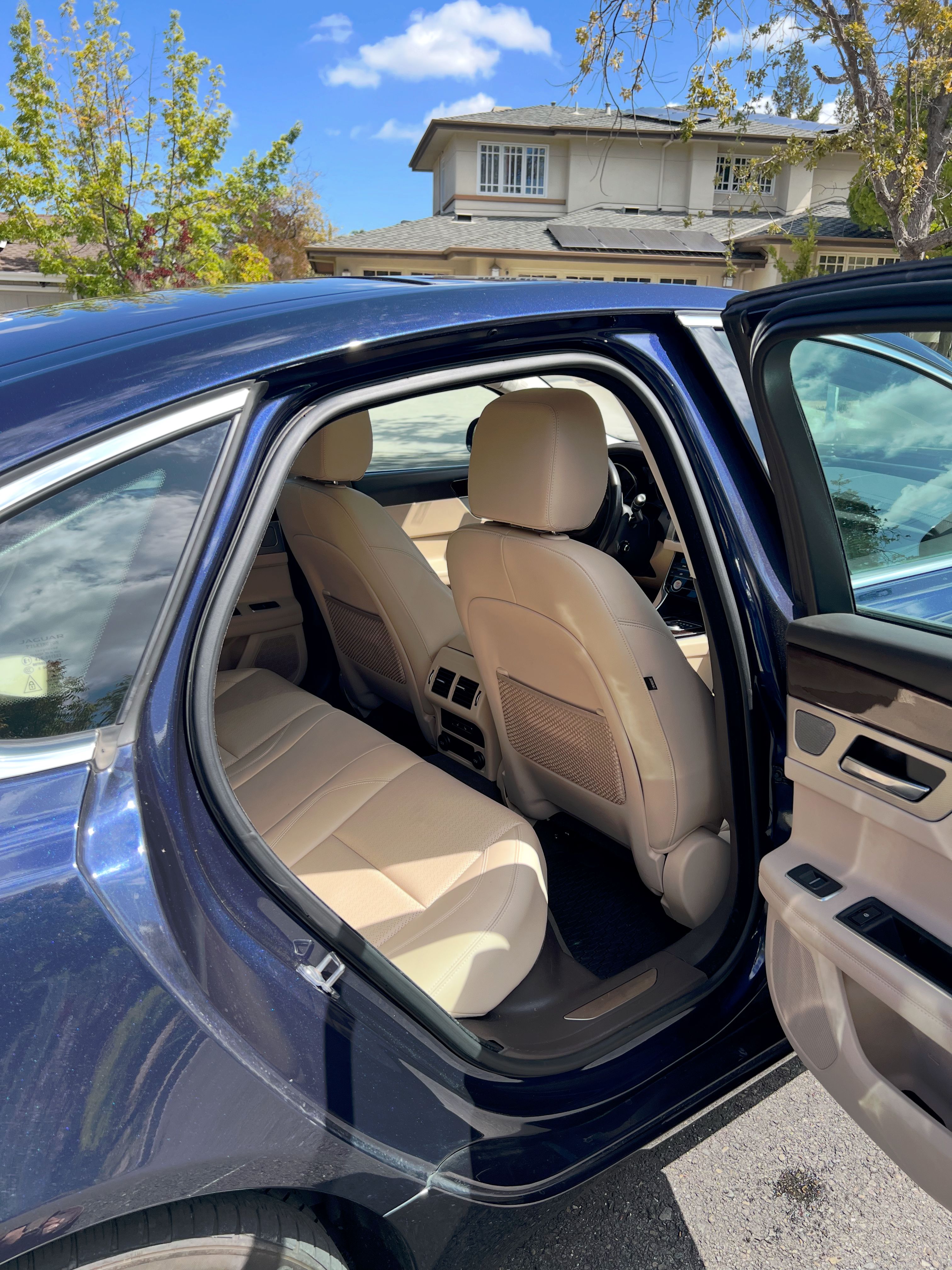 Used 2017 Jaguar XF Prestige AWD/4WD image 18
