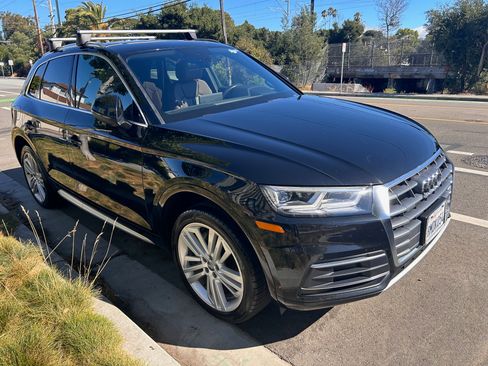 Used 2019 Audi Q5 2.0T Premium Plus w/ Premium Plus Package AWD/4WD image 2