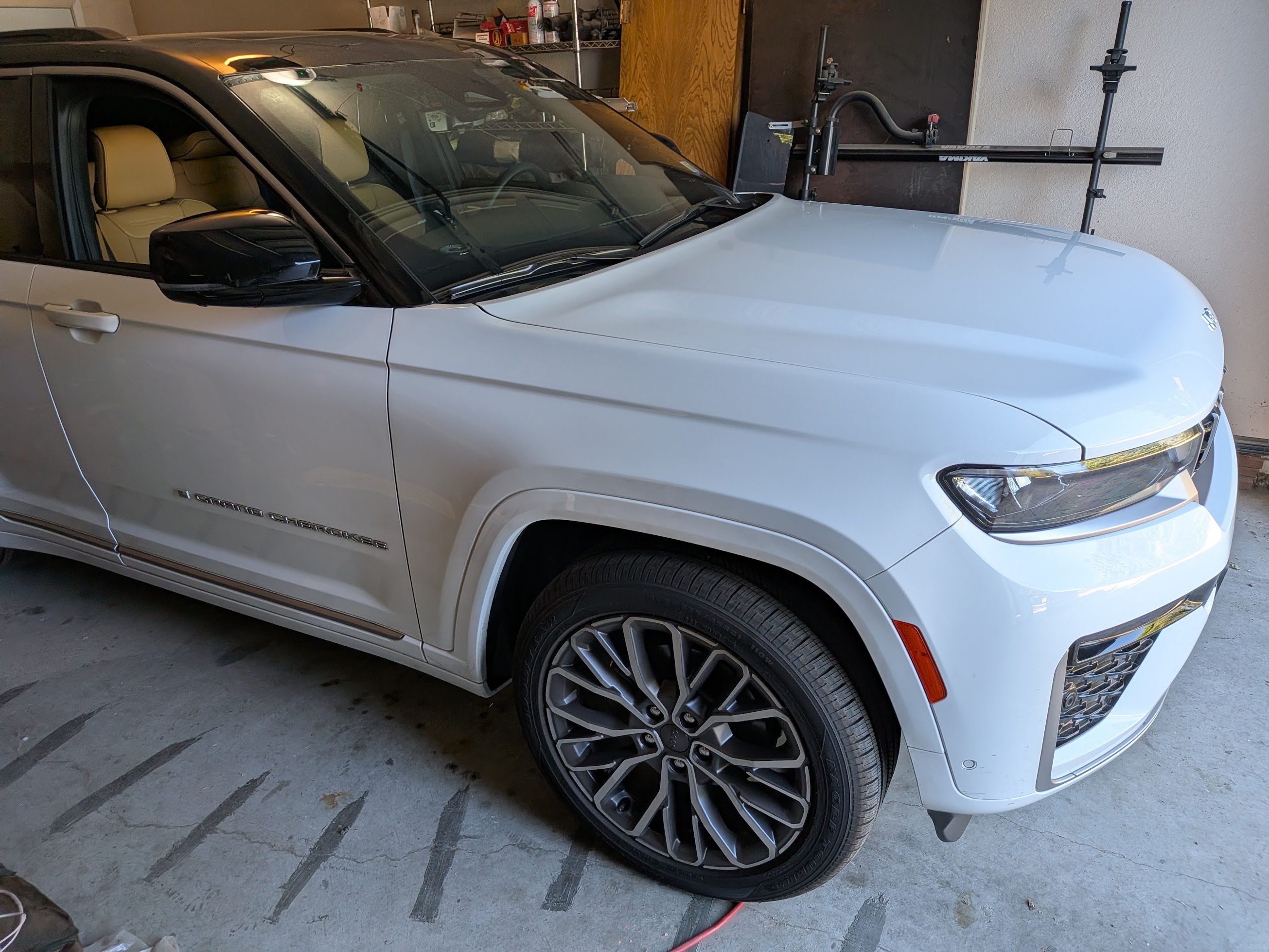 Used 2026 Jeep Grand Cherokee Summit AWD/4WD image 2