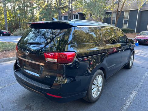 Used 2017 Kia Sedona EX image 10
