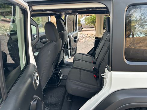 Used 2020 Jeep Wrangler Unlimited Sport S image 9