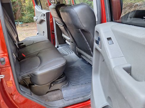 Used 2017 Nissan Frontier PRO-4X image 9