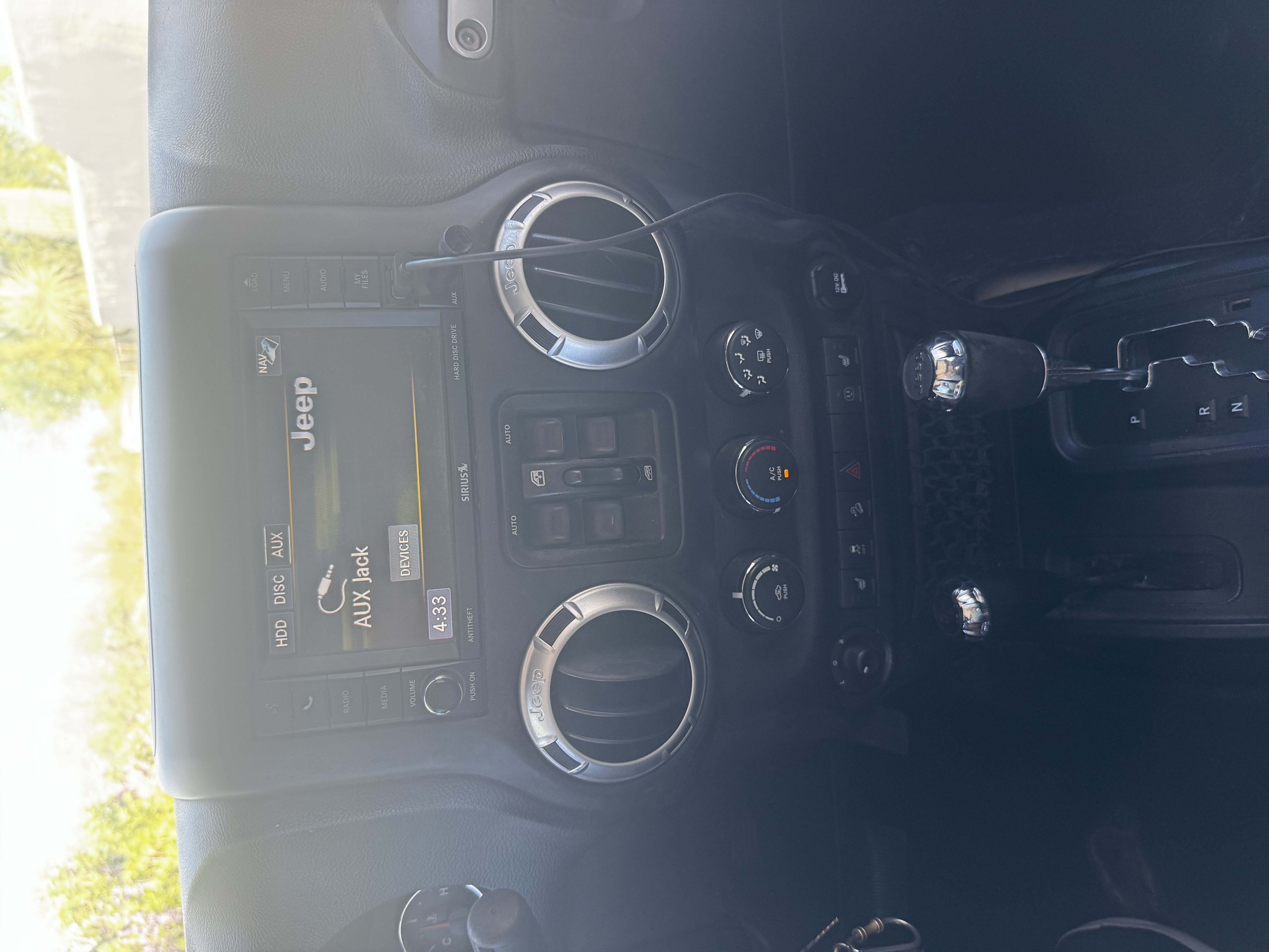 Used 2015 Jeep Wrangler Unlimited Sahara AWD/4WD image 15