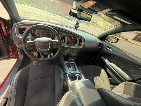 Used 2022 Dodge Charger Scat Pack w/ Dynamics Package RWD image 4