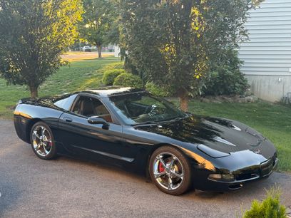 Used 1998 Chevrolet Corvette Coupe w/ Roof Pkg