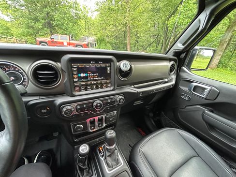 Used 2021 Jeep Wrangler Sport AWD/4WD image 11