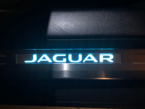 Used 2019 Jaguar F-TYPE R image 12