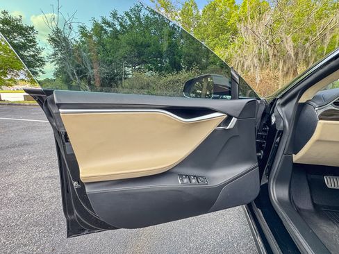 Used 2014 Tesla Model S P85 image 23