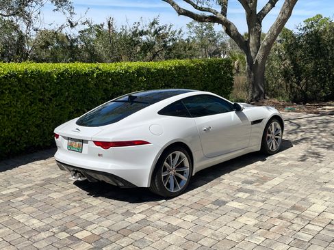 Used 2015 Jaguar F-TYPE S image 6